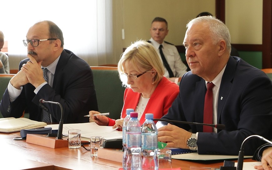 Radni ustali wynagrodzenie prezydenta Legnicy