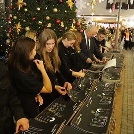 powiększ zdjęcie: Nasz miejski kalendarz znowu zachwycił legniczan