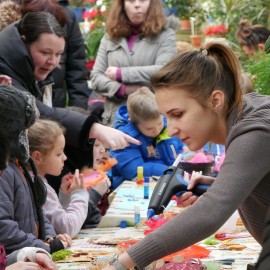 powiększ zdjęcie: Babcie i dziadkowie świętowali z wnukami w palmiarni