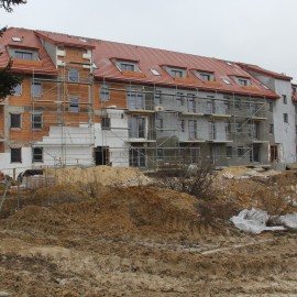 powiększ zdjęcie: Budujemy kolejne ekologiczne i nowoczesne mieszkania dla legniczan