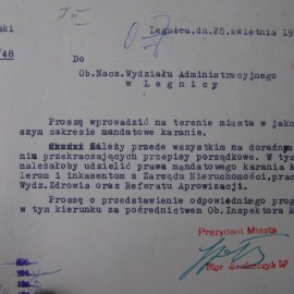 powiększ zdjęcie: Jak żyli i pracowali legniccy urzędnicy w 1945 r.? Poznaj historię miasta