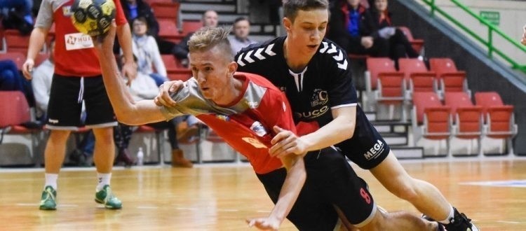 Piłkarze ręczni Siódemki Huras walczą o mistrzostwo kraju. Pomóż im