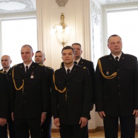 powiększ zdjęcie: Wojciech Huk oficjalnie powołany na komendanta legnickich strażaków