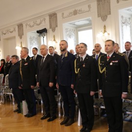 powiększ zdjęcie: Wojciech Huk oficjalnie powołany na komendanta legnickich strażaków