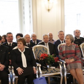 powiększ zdjęcie: Wojciech Huk oficjalnie powołany na komendanta legnickich strażaków