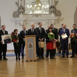 powiększ zdjęcie: Wojciech Huk oficjalnie powołany na komendanta legnickich strażaków