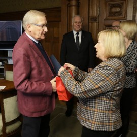 powiększ zdjęcie: Ryszard Białek, wieloletni wiceprezydent Legnicy, przeszedł na emeryturę