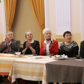 powiększ zdjęcie: Prezydent Tadeusz Krzakowski spotkał się z kombatantami i pionierami
