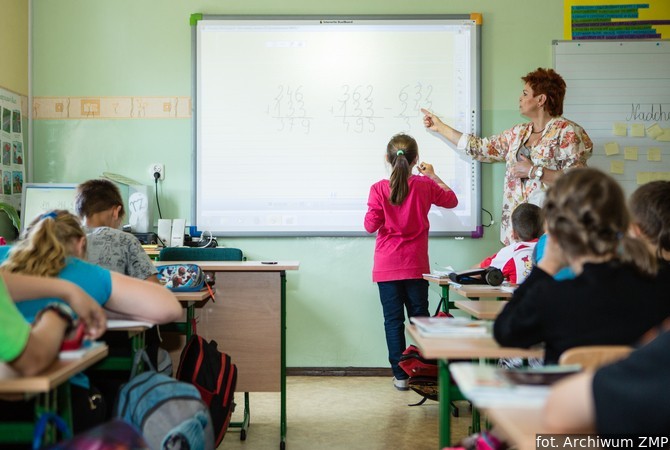 Samorządowcy ze Związku Miast Polskich chcą podwyżek dla nauczycieli
