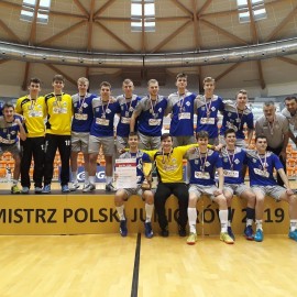 Piłkarze ręczni Siódemki Huras Legnica  wywalczyli wicemistrzostwo kraju juniorów