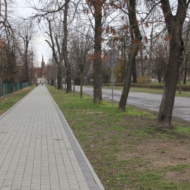 powiększ zdjęcie: Przy al. Orła Białego mamy już nowy chodnik