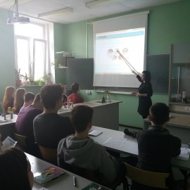 powiększ zdjęcie: Akademia czerniaka. Dowiedz się jak się należy przed nim chronić