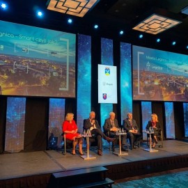 powiększ zdjęcie: Smart City Forum. Prezydent Krzakowski: - Dialog z mieszkańcami jest nieoceniony