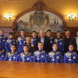 Prezydent podziękował piłkarzom Siódemki Huras za wicemistrzostwo Polski