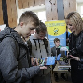 powiększ zdjęcie: Legnickie Targi Edukacyjne. Bogata oferta dla absolwentów podstawówek i gimnazjów