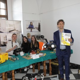 powiększ zdjęcie: Legnickie Targi Edukacyjne. Bogata oferta dla absolwentów podstawówek i gimnazjów