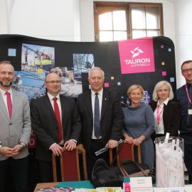 powiększ zdjęcie: Legnickie Targi Edukacyjne. Bogata oferta dla absolwentów podstawówek i gimnazjów
