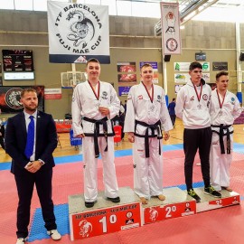 powiększ zdjęcie: Legniccy taekwendocy pokazali w Barcelonie, jak potrafią walczyć i wygrywać