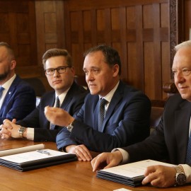 powiększ zdjęcie: Miasto zawarło umowę z Europejskim Bankiem Inwestycyjnym