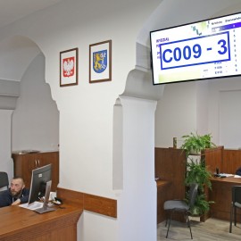 powiększ zdjęcie: Legniczanie bardzo sobie chwalą pracę Biura Obsługi Klienta w Urzędzie Miasta