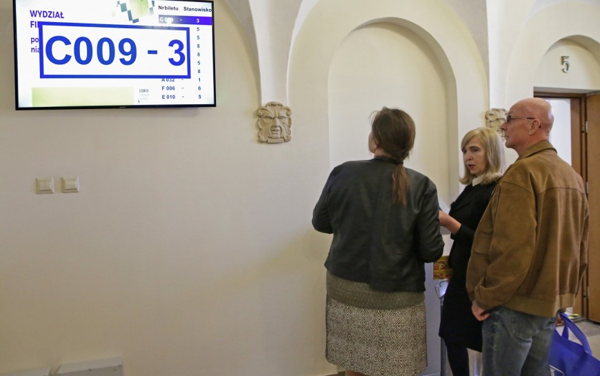 Legniczanie bardzo sobie chwalą pracę Biura Obsługi Klienta w Urzędzie Miasta
