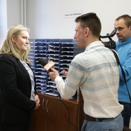 powiększ zdjęcie: Legniczanie bardzo sobie chwalą pracę Biura Obsługi Klienta w Urzędzie Miasta