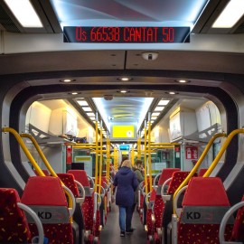 powiększ zdjęcie: Legnica Cantat 50. nadjeżdża autobusami i pociągami