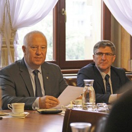 Jest bezpiecznie. Mniej przestępstw pospolitych, wypadków i poszkodowanych