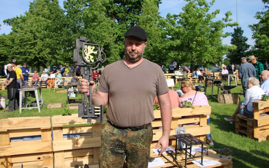 Kowale kuli żelazo, legniczanie się bawili, a klucze pojechały do Wrocławia