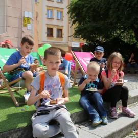 powiększ zdjęcie: Tłumy legniczan na 5. urodzinach Julka. Dzień Dziecka pełen radości