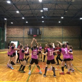 powiększ zdjęcie: Mistrzostwo Polski dla Dziewiątki Legnica. Największy sukces naszych szczypiornistek
