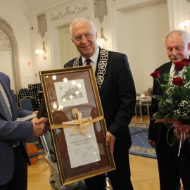 powiększ zdjęcie: Wojciech Kowalik Honorowym Obywatelem Legnicy