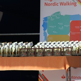 powiększ zdjęcie: Nordic walking. Kijkarze polubili Legnicę, bo tutaj się świetnie chodzi