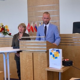 powiększ zdjęcie: Nasze miasto partnerskie Wuppertal ma już 90 lat. Jubileusz przy długim stole