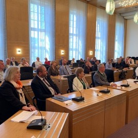 powiększ zdjęcie: Nasze miasto partnerskie Wuppertal ma już 90 lat. Jubileusz przy długim stole