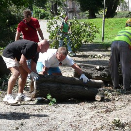 powiększ zdjęcie: Robimy film o pamiętnym huraganie i odbudowie parku. Powspominaj w nim