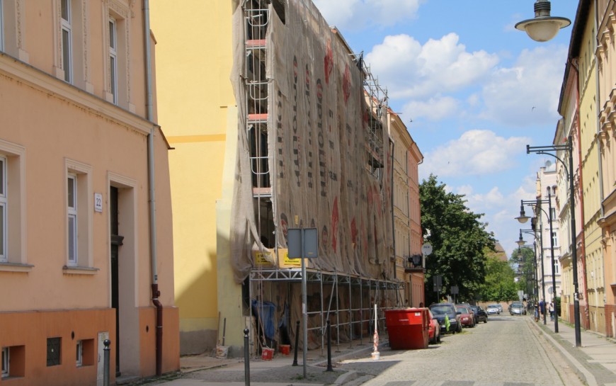 Kolejne kamienice przy ul. Pobożnego odzyskują dawny blask
