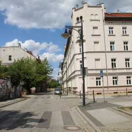 powiększ zdjęcie: Kolejne kamienice przy ul. Pobożnego odzyskują dawny blask