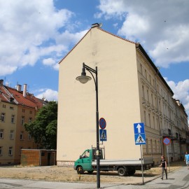 powiększ zdjęcie: Kolejne kamienice przy ul. Pobożnego odzyskują dawny blask
