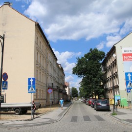 powiększ zdjęcie: Kolejne kamienice przy ul. Pobożnego odzyskują dawny blask