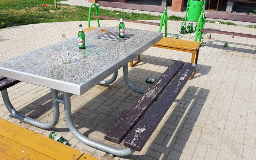 Obrazek z miasta. Tak się bawią … no właśnie kto