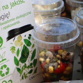 powiększ zdjęcie: Kolejne lokale zrywają z plastikiem