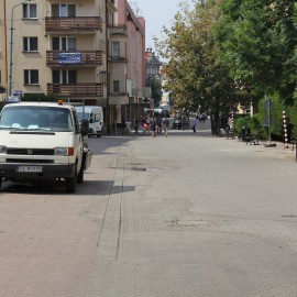 powiększ zdjęcie: Na ul. Złotoryjskiej zaświecą energooszczędne latarnie