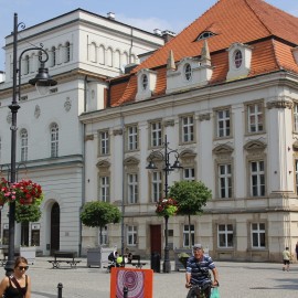 powiększ zdjęcie: Na ul. Złotoryjskiej zaświecą energooszczędne latarnie