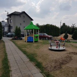 powiększ zdjęcie: LBO 2019. Najmłodsi legniczanie mają już piękny plac przy al. Rzeczypospolitej