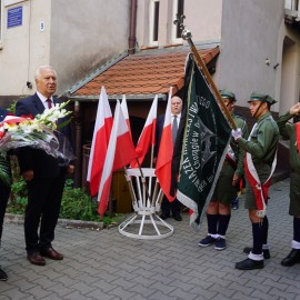 powiększ zdjęcie: Legnica uczciła 75 rocznicę Powstania Warszawskiego