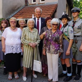 powiększ zdjęcie: Legnica uczciła 75 rocznicę Powstania Warszawskiego