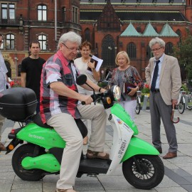 powiększ zdjęcie: Elektryczne skutery w Legnicy? Może pojedziemy nimi już jesienią