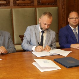 powiększ zdjęcie: Kolejne gminy przystąpiły do Legnickiego Klastra Energii Odnawialnej