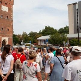 powiększ zdjęcie: Poznaliśmy dzieje legnickich zegarów na spacerze historycznym